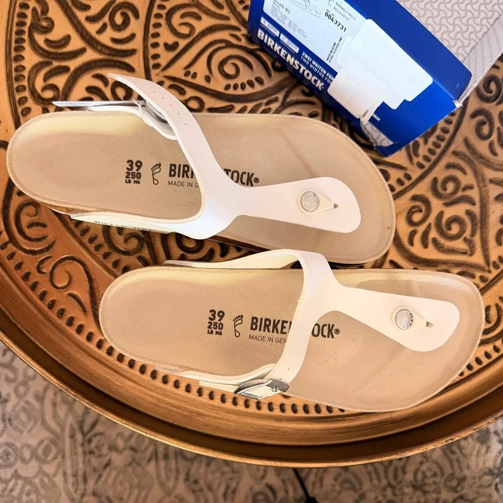 Women’s Birkenstock Gizeh Thong Sandals in White Size 39/ 8 US - Picture 1 of 4